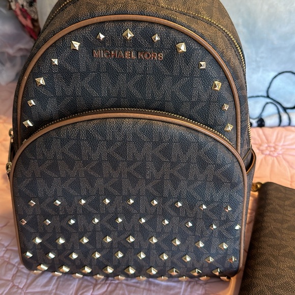 Michael Kors backpack and matching wallet - Picture 3 of 6